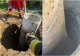 Final fericit în Vrancea: Fetița de 8 ani căzută în fântâna adâncă de 8 metri a fost scoasă în siguranță de pompieri - VIDEO