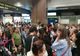 HAOS în aeroporturi. Blue Air suspendă TOATE cursele care pleacă din România - Ministerul Mediului i-a blocat conturile